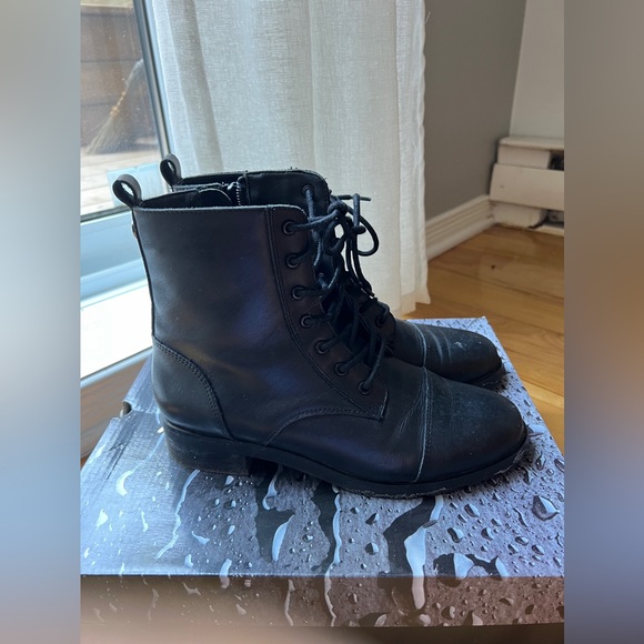 Artica Black Leather Boots - Picture 5 of 5